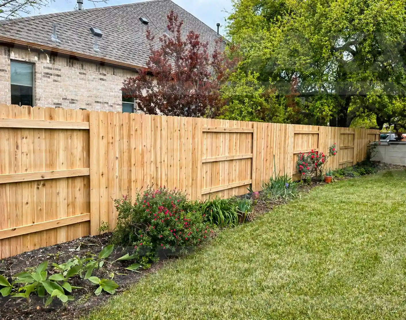 Cedar good neighbor privacy fence