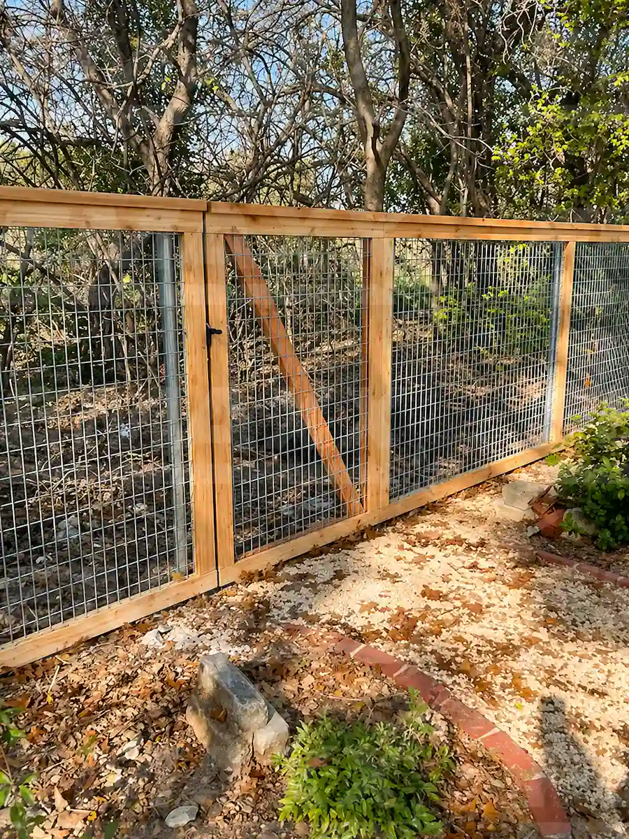 Wood and bull wire fence